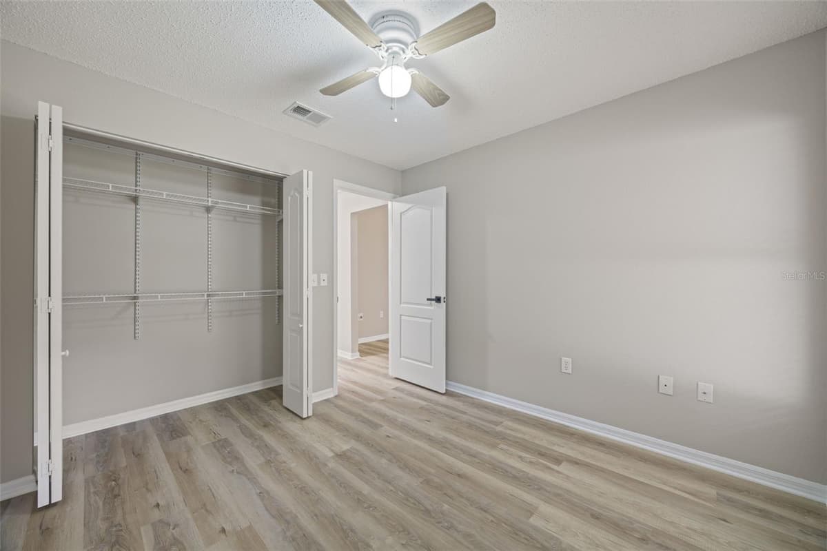 643 LAKEMONT DR — photo 15 of 43