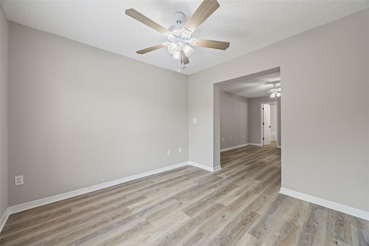 643 LAKEMONT DR — photo 29 of 43