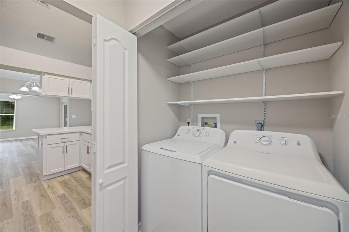 643 LAKEMONT DR — photo 21 of 43