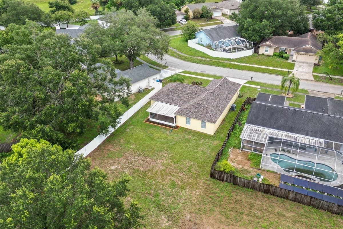 643 LAKEMONT DR — photo 37 of 43