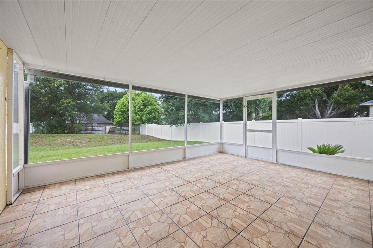 643 LAKEMONT DR — photo 25 of 43