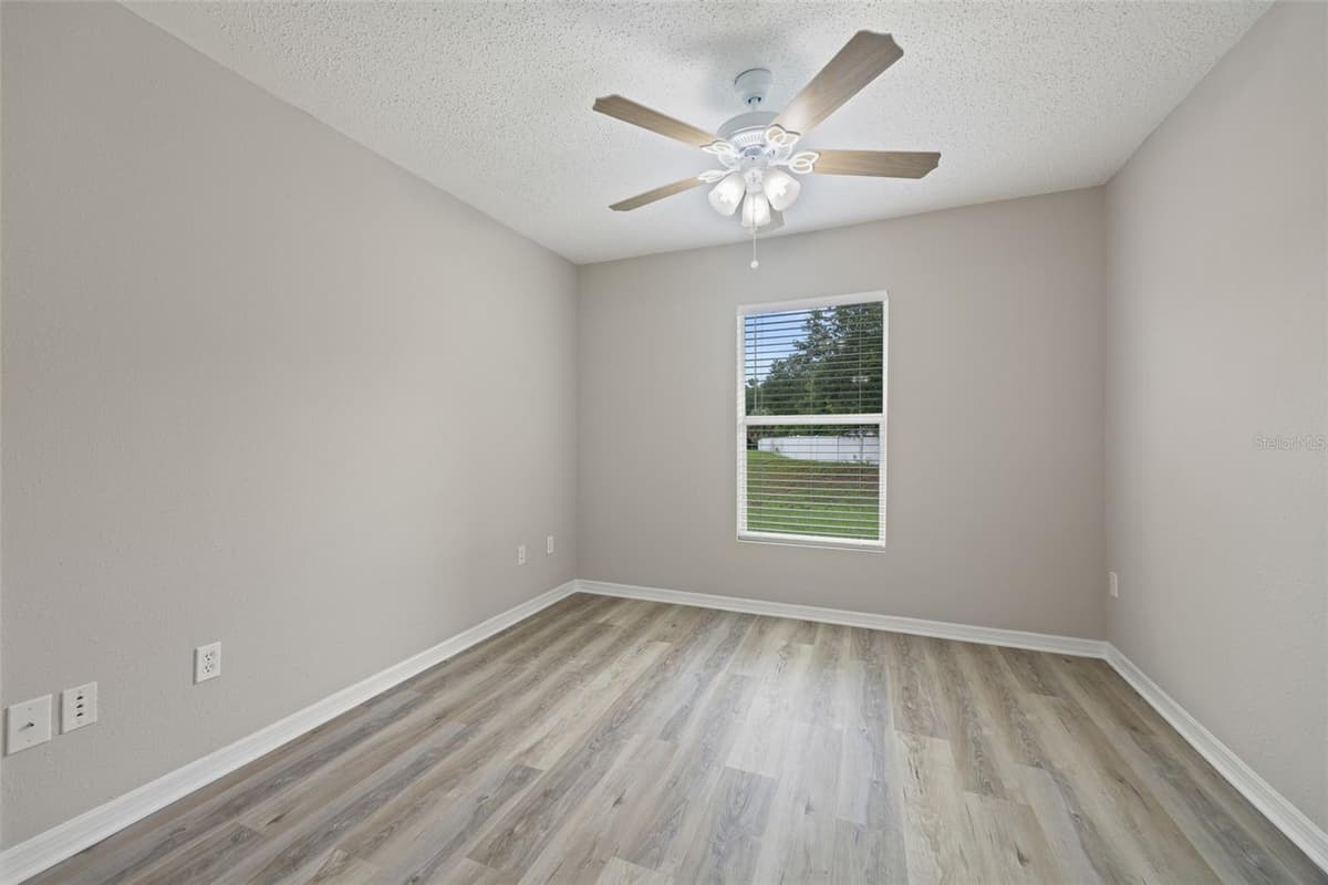 643 LAKEMONT DR — photo 30 of 43