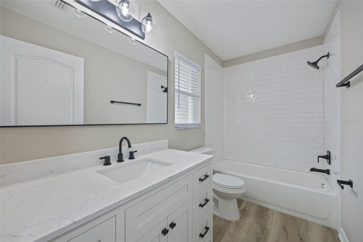 643 LAKEMONT DR — photo 13 of 43