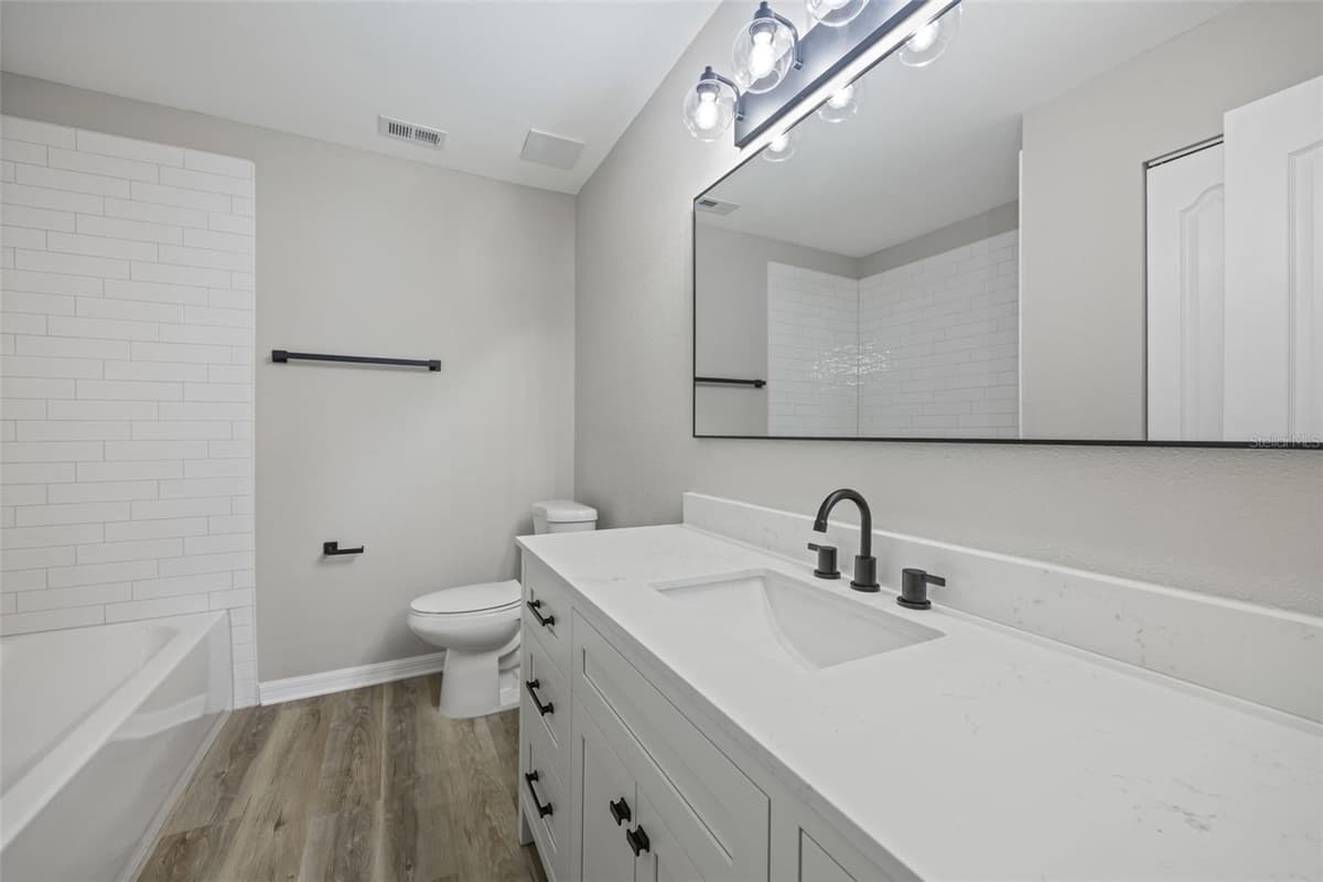 643 LAKEMONT DR — photo 32 of 43