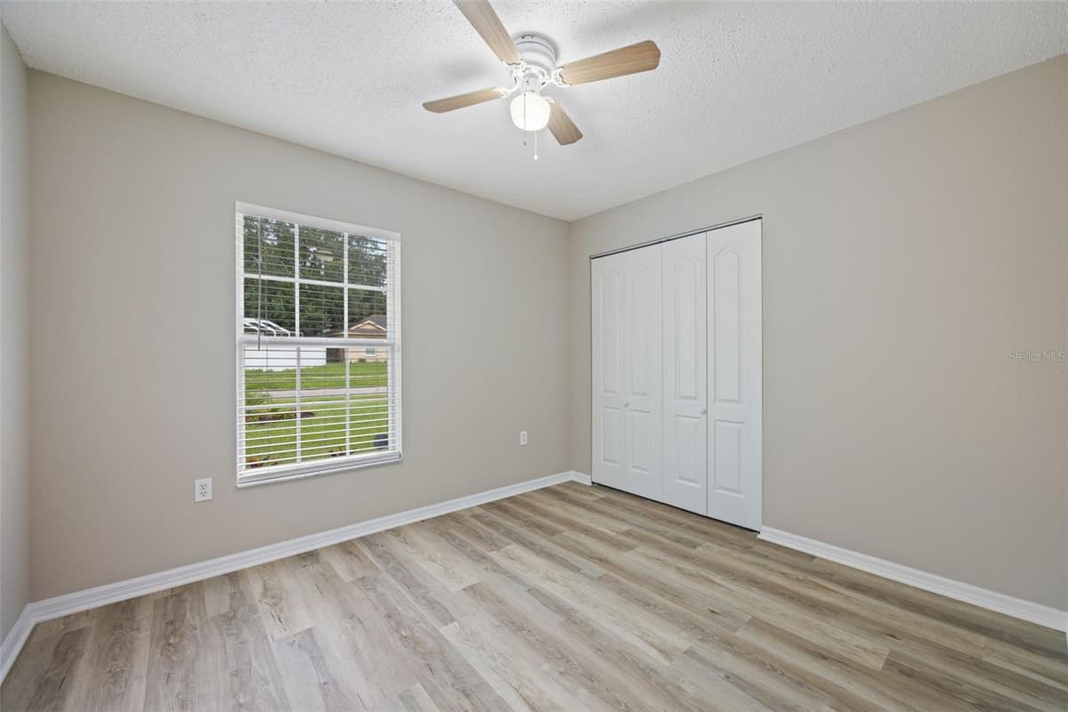 643 LAKEMONT DR — photo 11 of 43