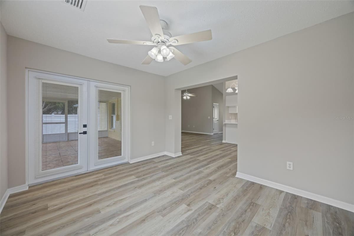 643 LAKEMONT DR — photo 24 of 43