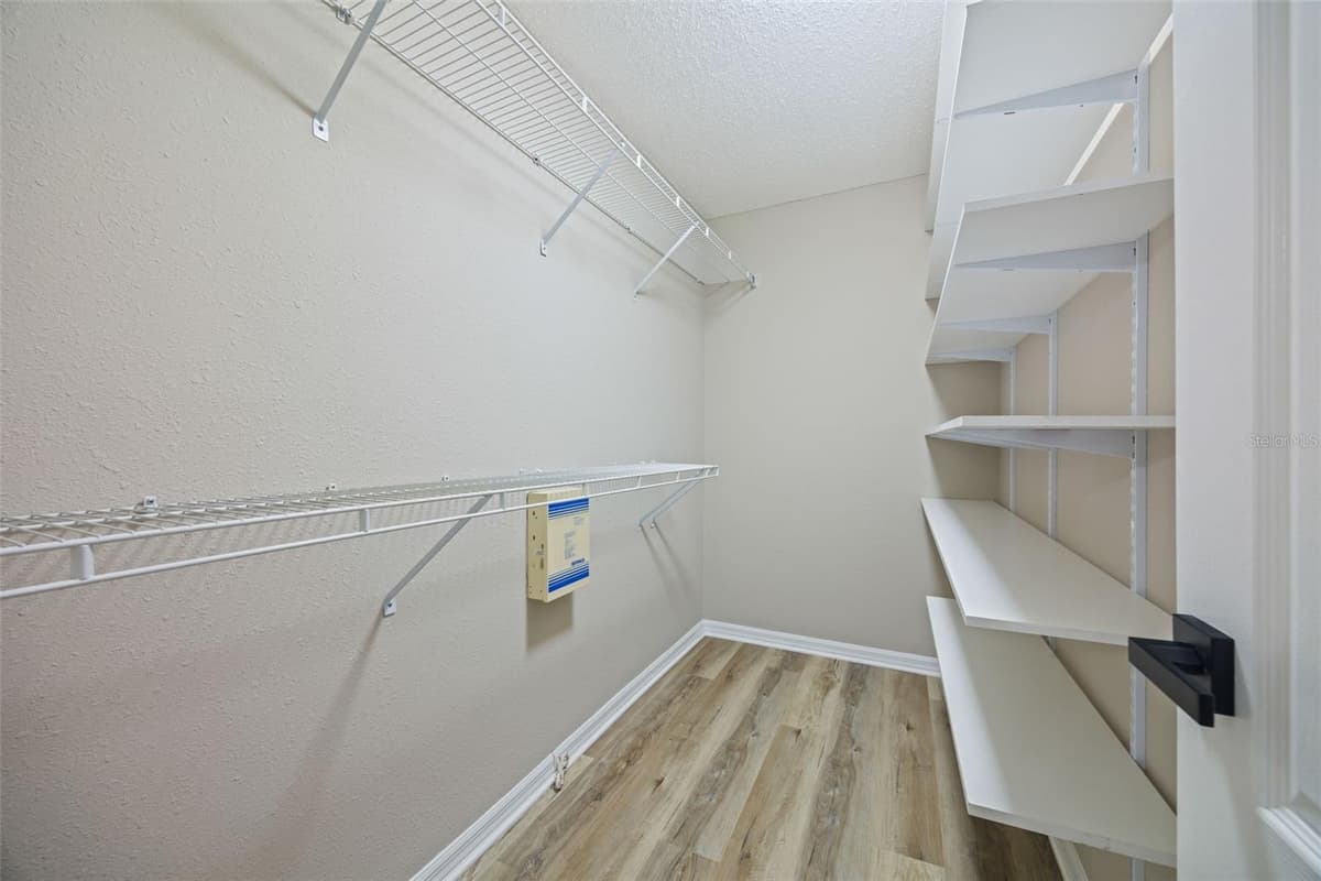 643 LAKEMONT DR — photo 31 of 43