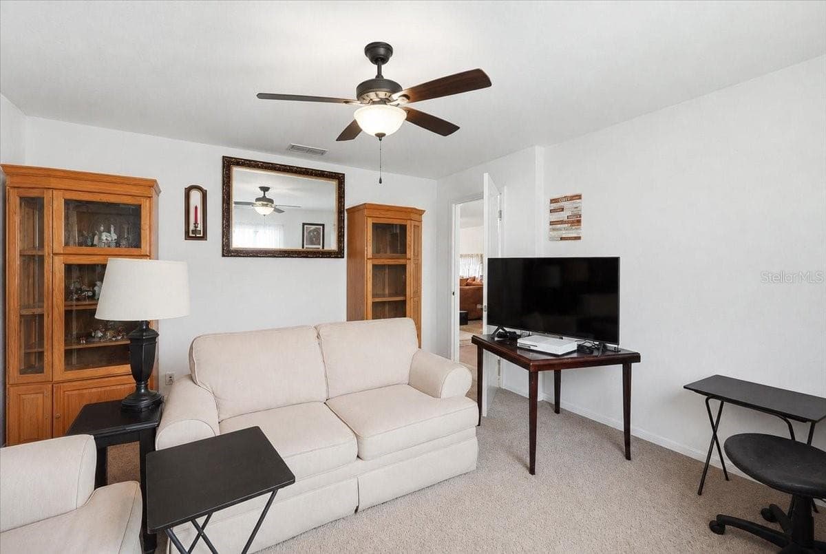 1603 ELLINGTON DRIVE — photo 10 of 33