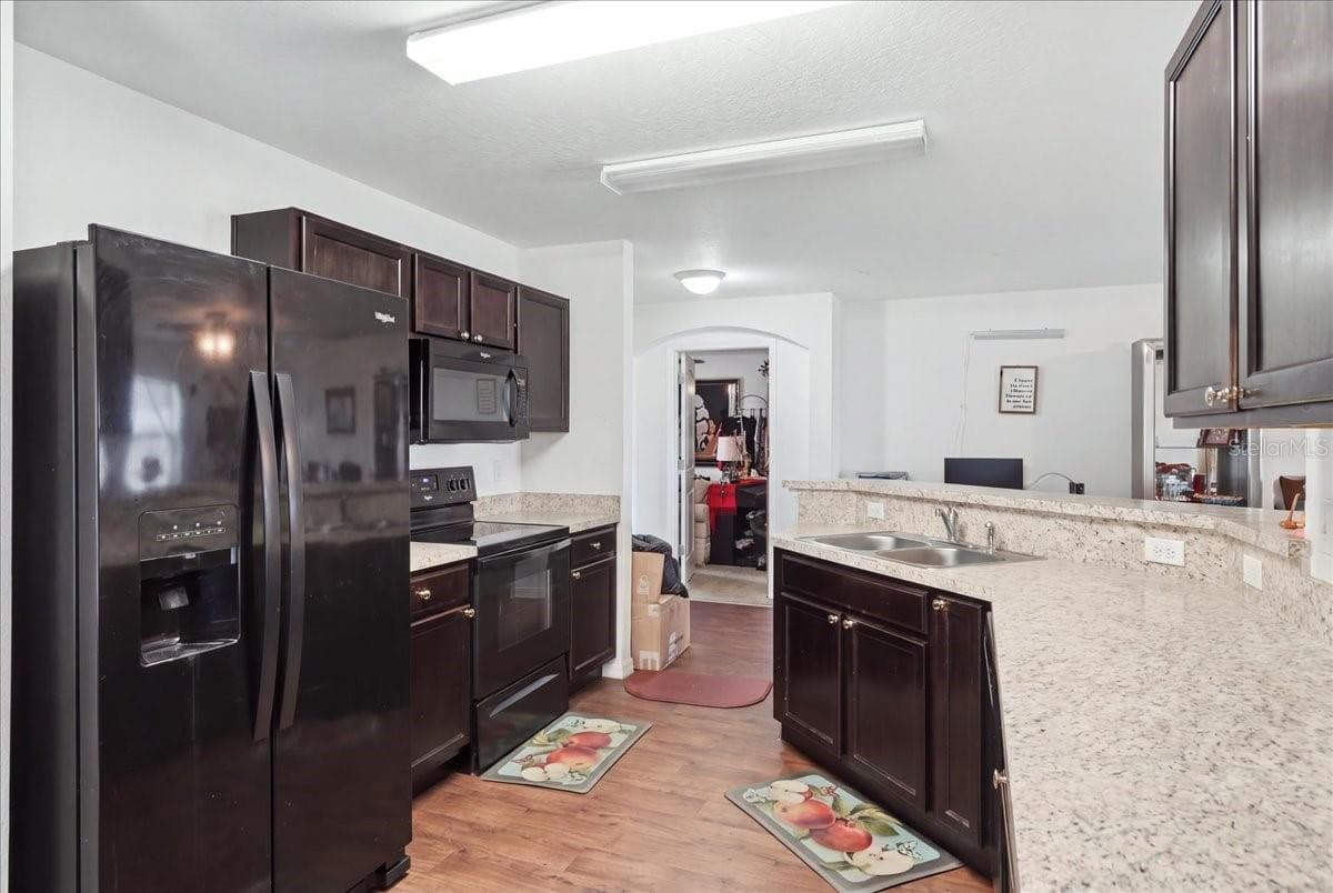 1603 ELLINGTON DRIVE — photo 17 of 33