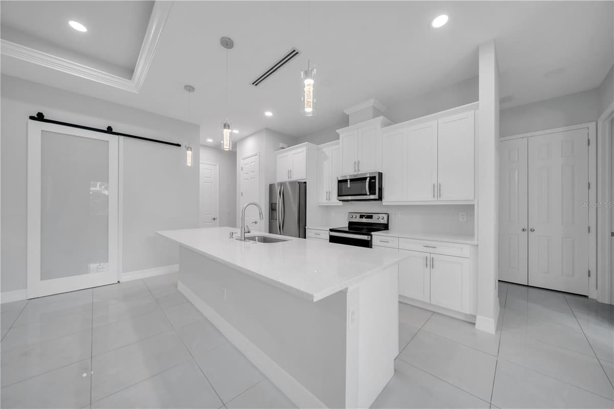 3509 38TH ST SW — photo 17 of 47