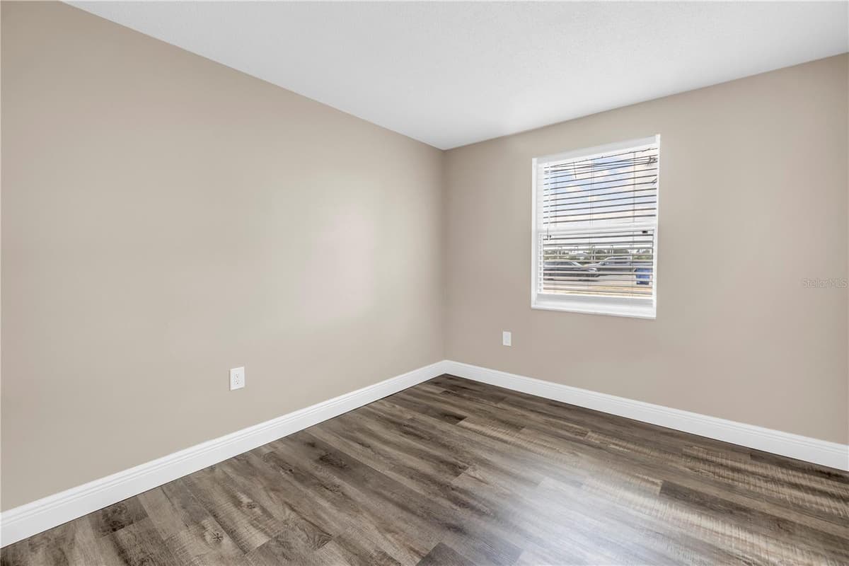 518 62ND AVENUE — photo 20 of 38
