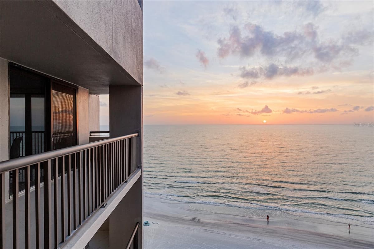 1660 GULF BOULEVARD — photo 39 of 94