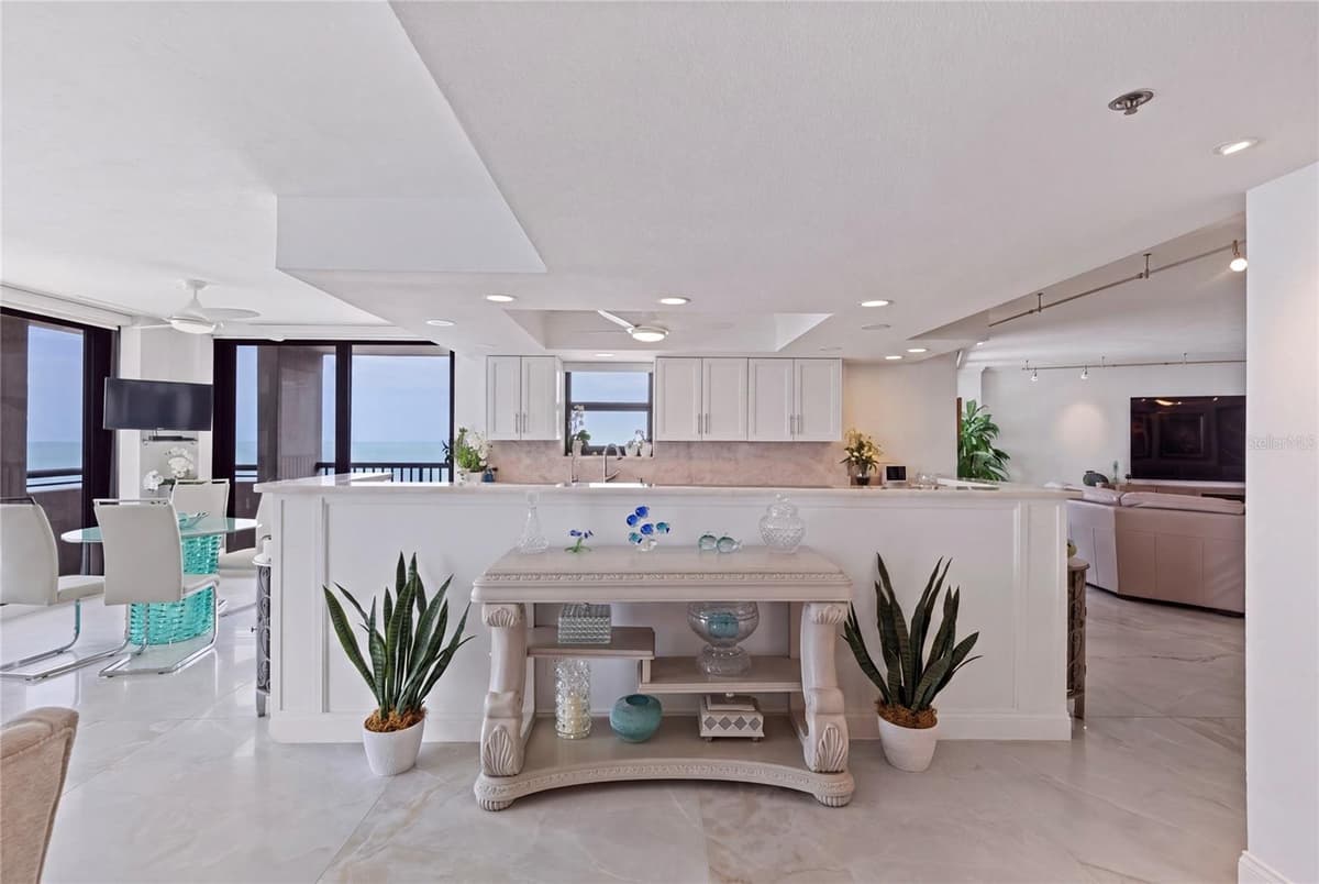 1660 GULF BOULEVARD — photo 24 of 94