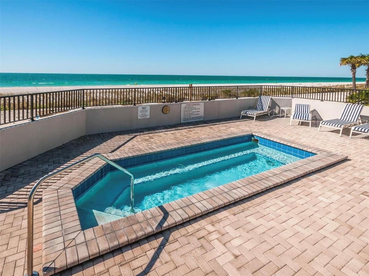 1660 GULF BOULEVARD — photo 90 of 94