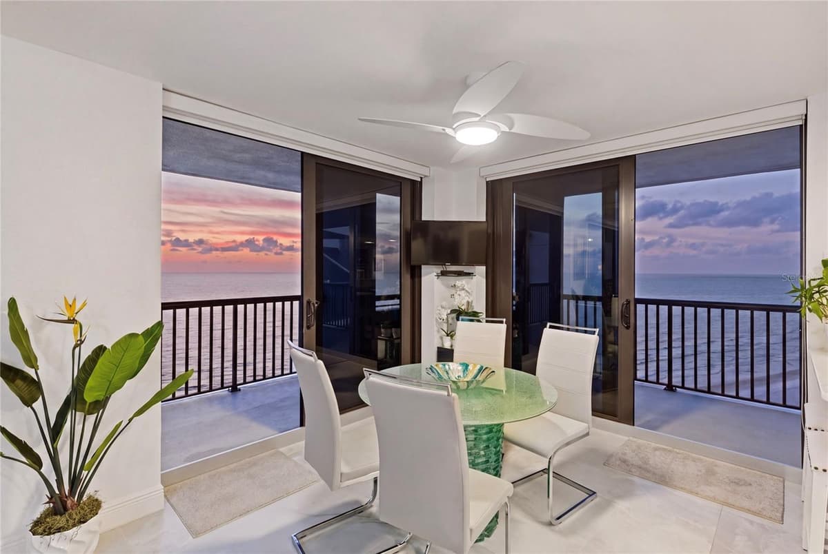 1660 GULF BOULEVARD — photo 32 of 94