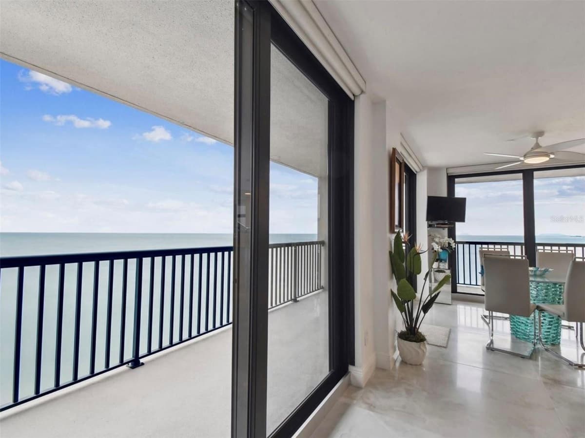1660 GULF BOULEVARD — photo 17 of 94