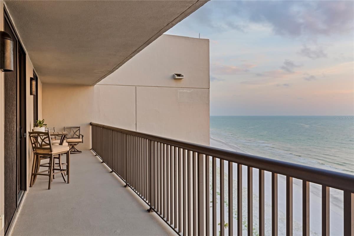 1660 GULF BOULEVARD — photo 25 of 94