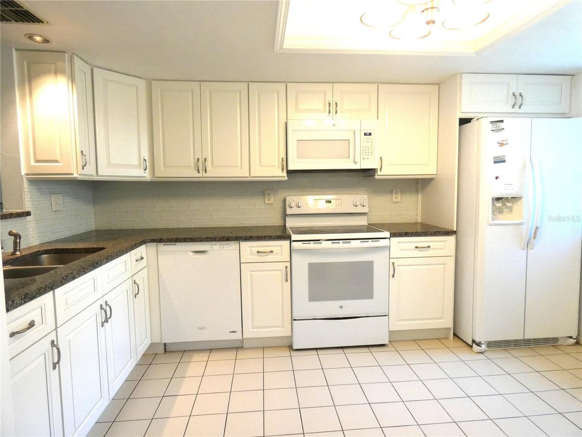 11231 DOLLAR LAKE DRIVE — photo 14 of 39
