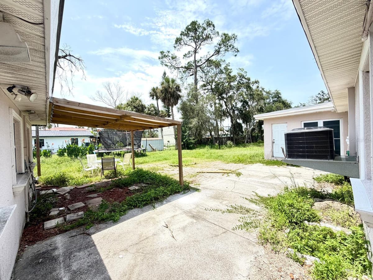8209 PAPAYA STREET — photo 23 of 33
