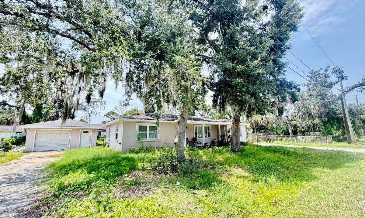 8209 PAPAYA STREET — photo 4 of 33