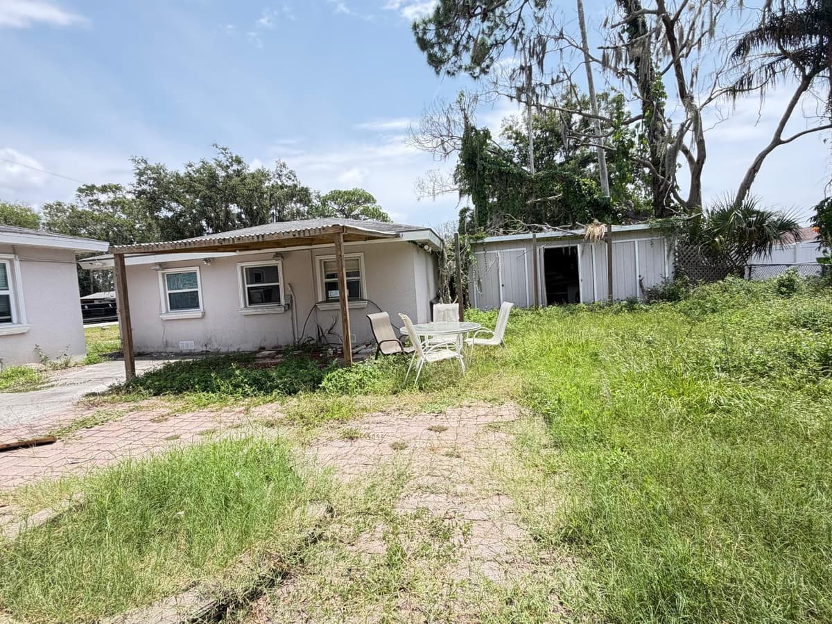 8209 PAPAYA STREET — photo 31 of 33