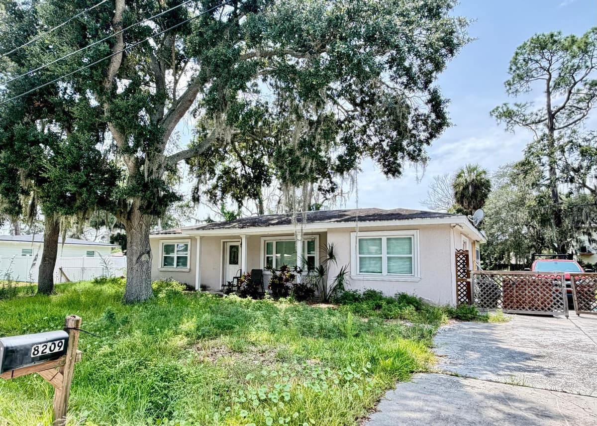 8209 PAPAYA STREET — photo 2 of 33