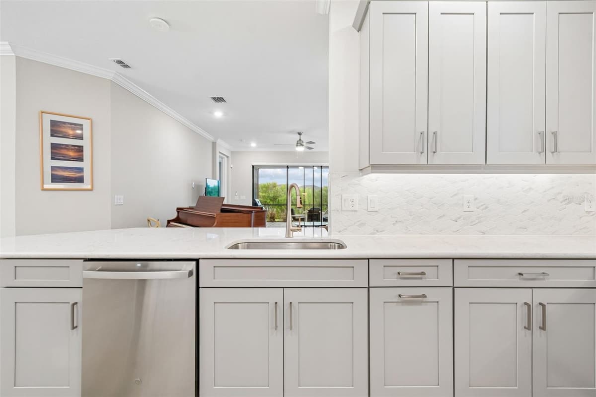 4618 ROSATTI ROAD — photo 14 of 100