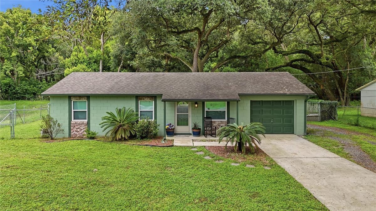 2120 TANGLEWOOD DRIVE — photo 4 of 43