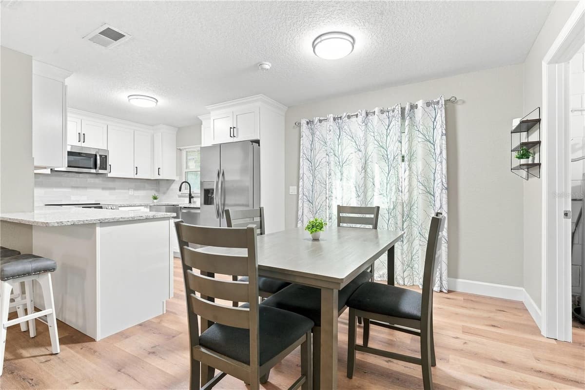 2120 TANGLEWOOD DRIVE — photo 15 of 43
