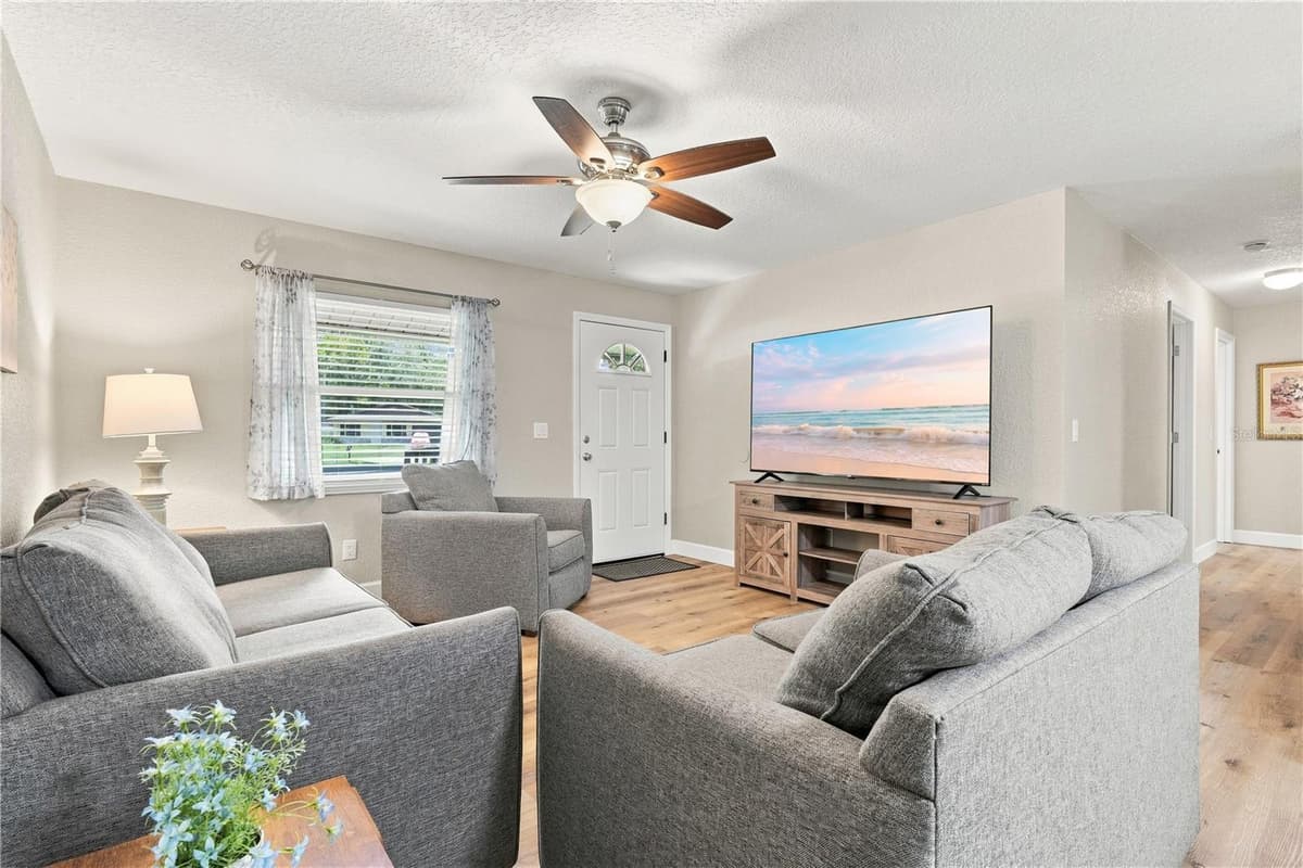 2120 TANGLEWOOD DRIVE — photo 10 of 43