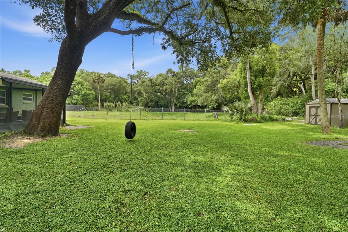 2120 TANGLEWOOD DRIVE — photo 37 of 43
