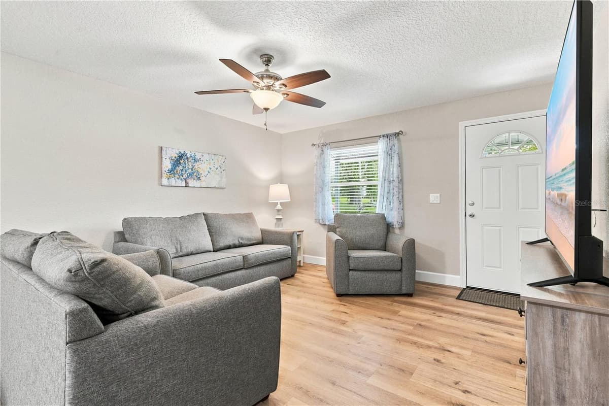 2120 TANGLEWOOD DRIVE — photo 9 of 43