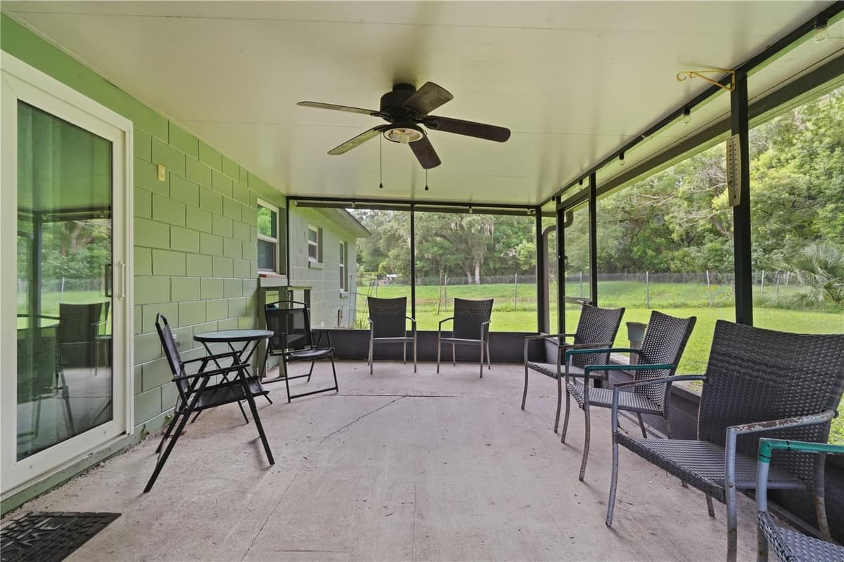 2120 TANGLEWOOD DRIVE — photo 28 of 43