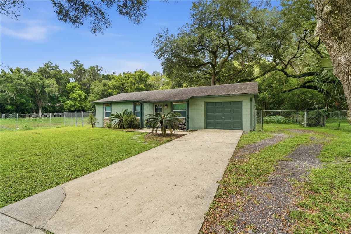 2120 TANGLEWOOD DRIVE — photo 3 of 43