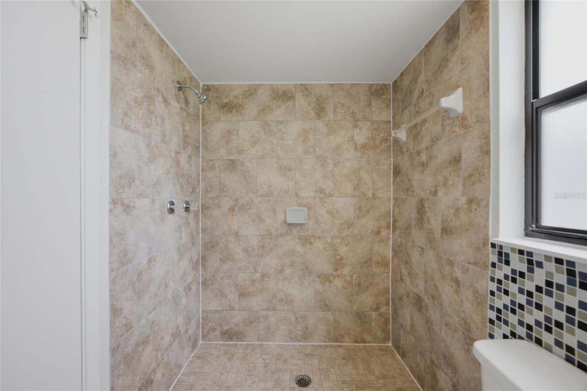 8373 CAMPHOR DRIVE — photo 20 of 28