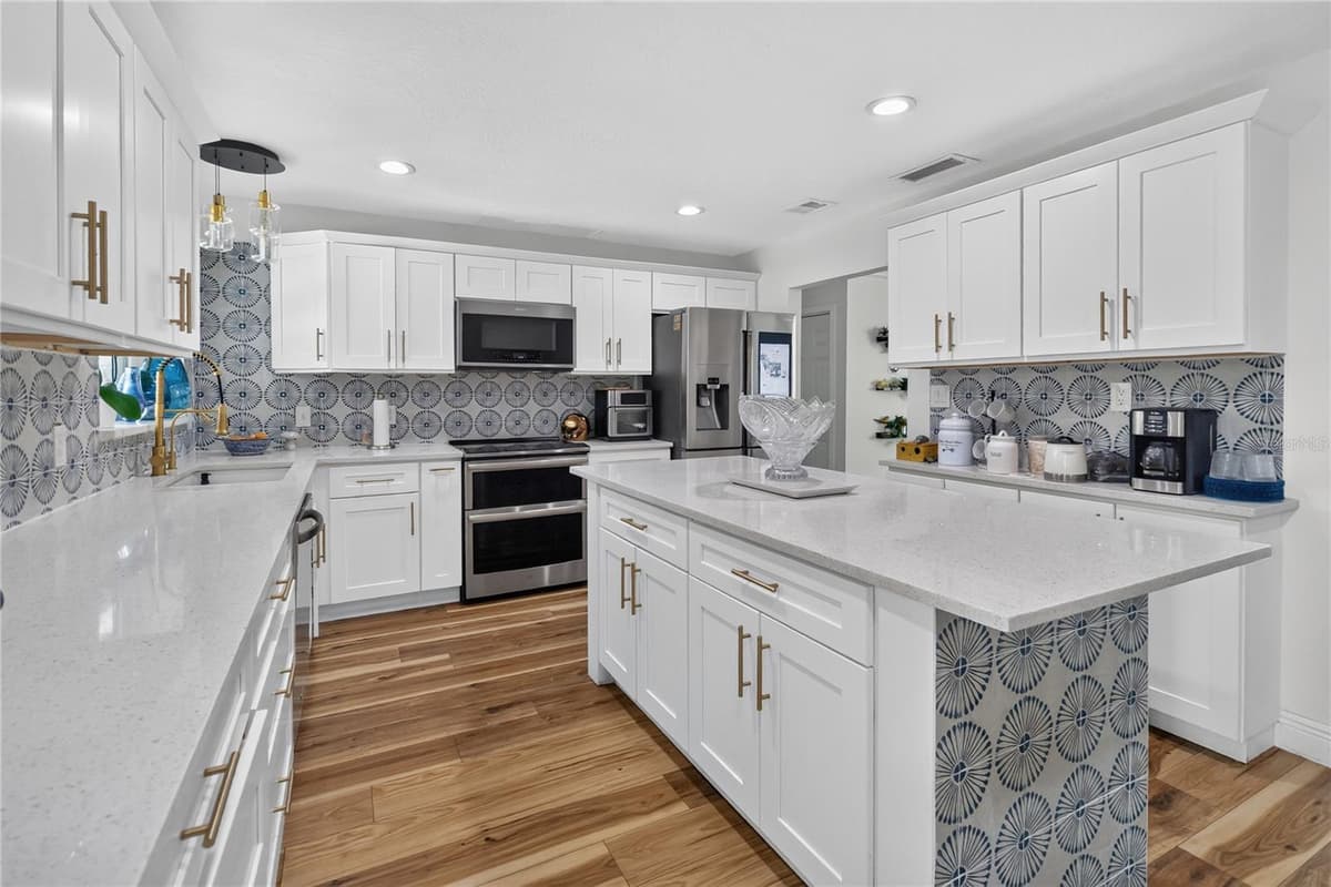 5316 HALYARD COURT — photo 11 of 28