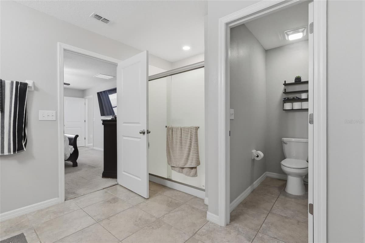 9626 SAGE CREEK DRIVE — photo 16 of 36