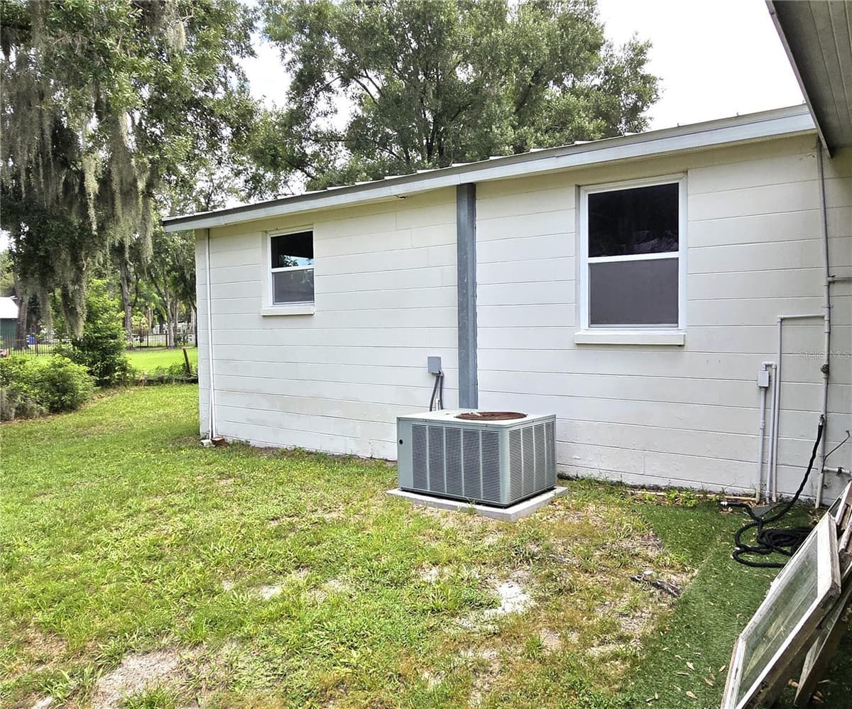 1214 JERRY SMITH ROAD — photo 17 of 50