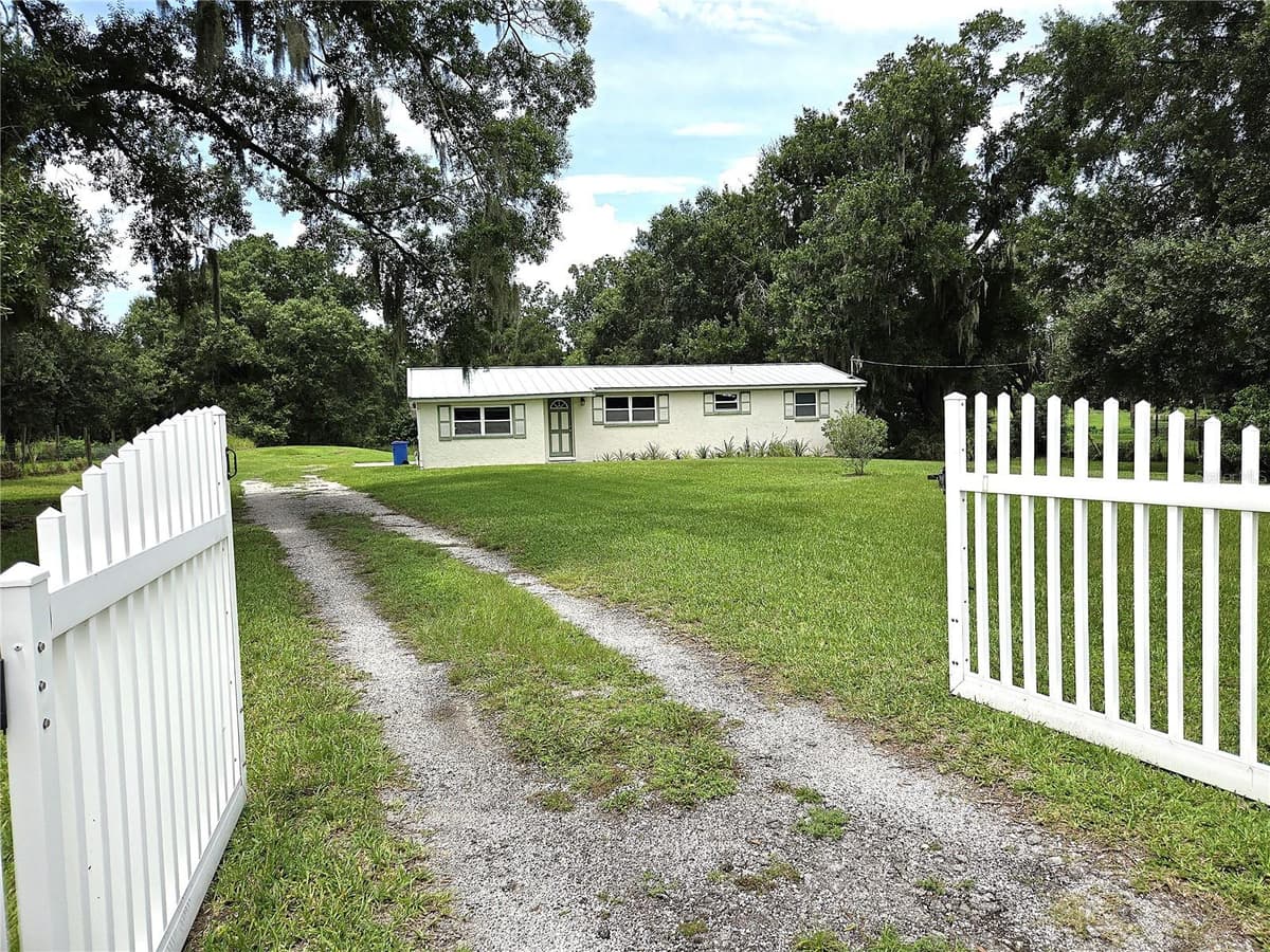 1214 JERRY SMITH ROAD — photo 3 of 50