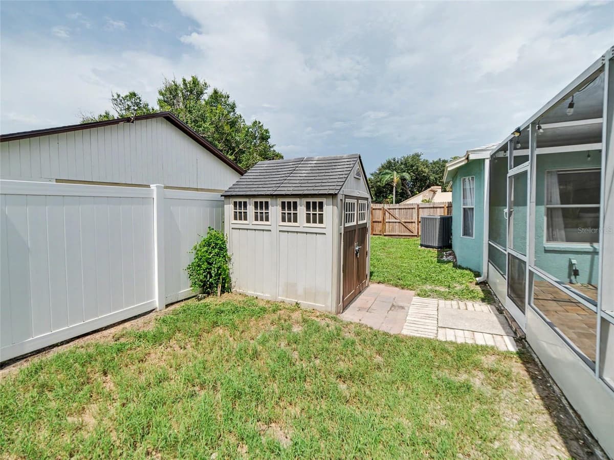 23513 BELLAIRE LOOP — photo 19 of 28
