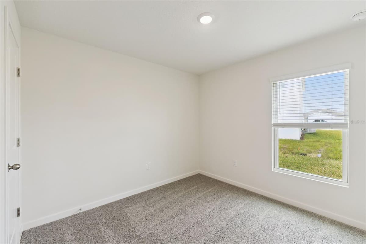 141 HEIRLOOM DRIVE — photo 16 of 24