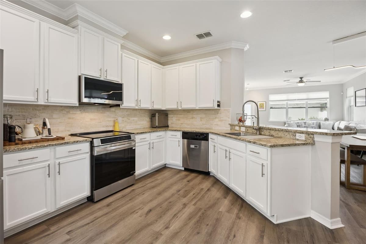 12303 LANGSTAFF DRIVE — photo 11 of 45