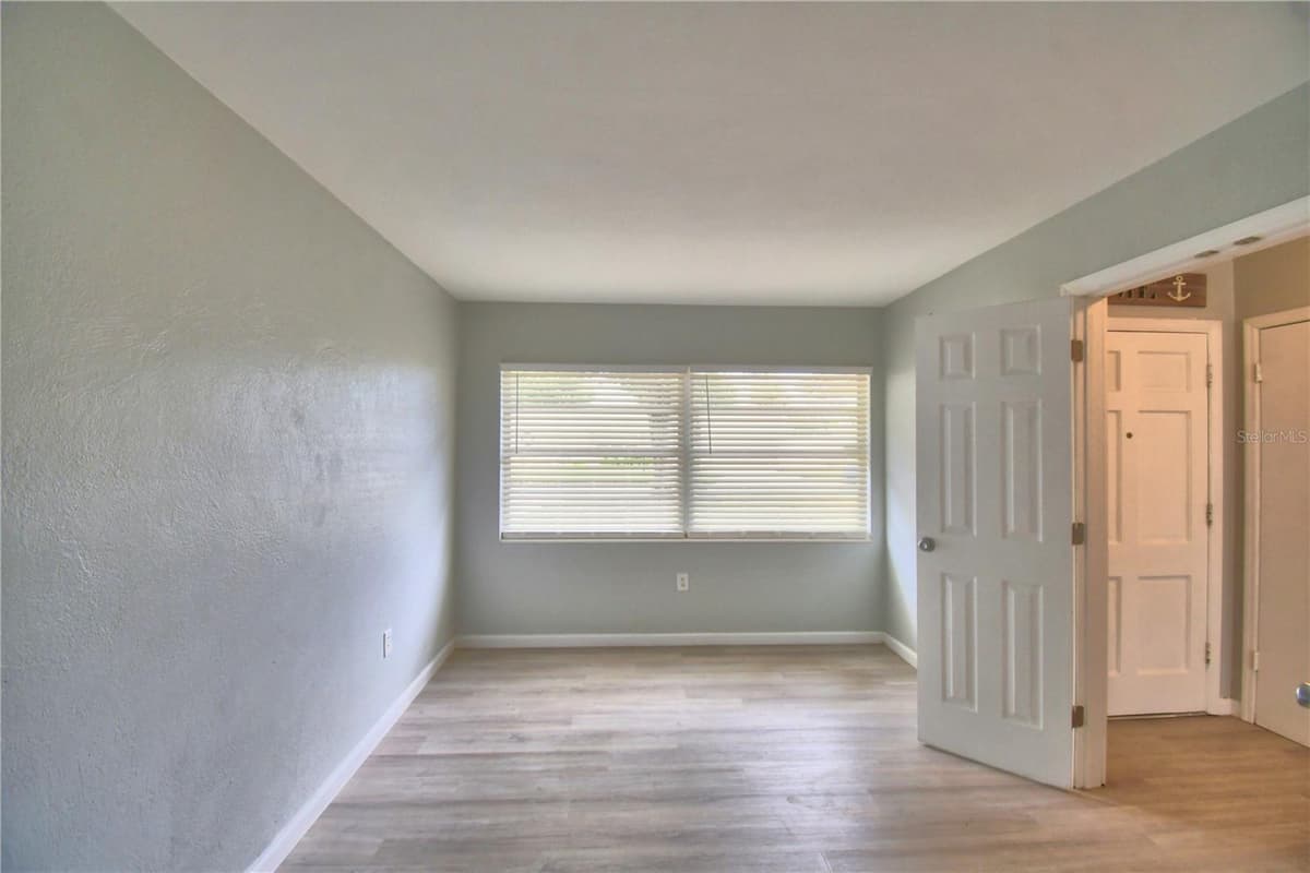 105 BYRON PLACE — photo 45 of 59