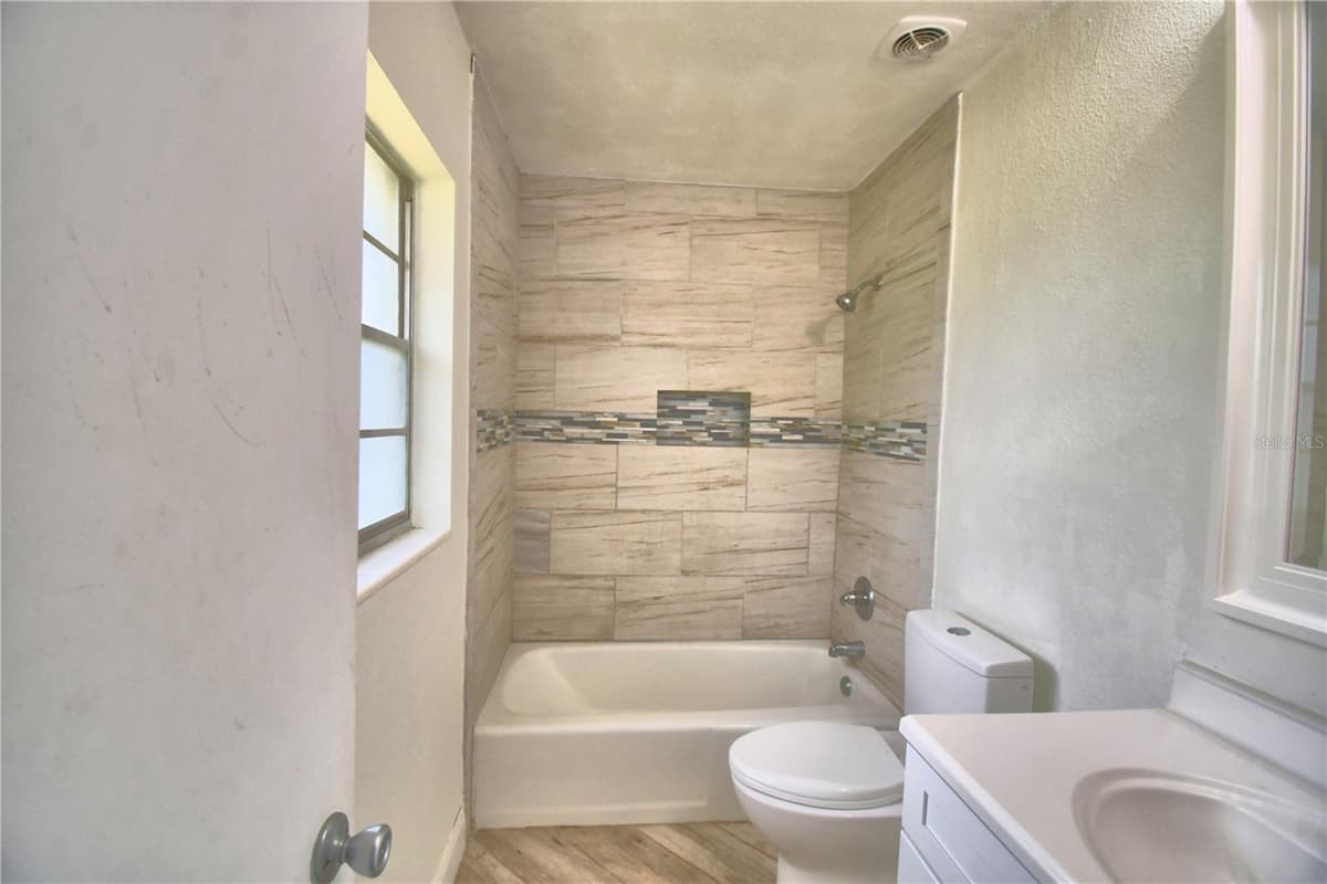 105 BYRON PLACE — photo 19 of 59