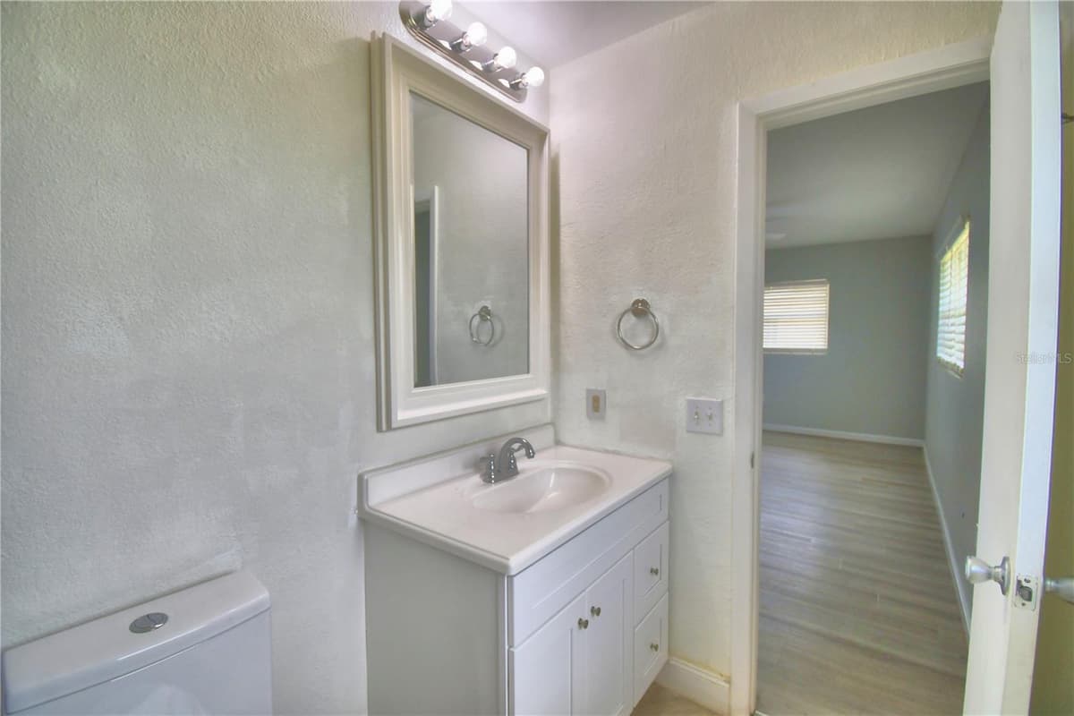 105 BYRON PLACE — photo 31 of 59