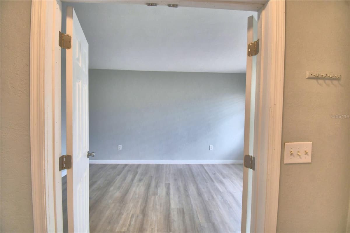 105 BYRON PLACE — photo 42 of 59