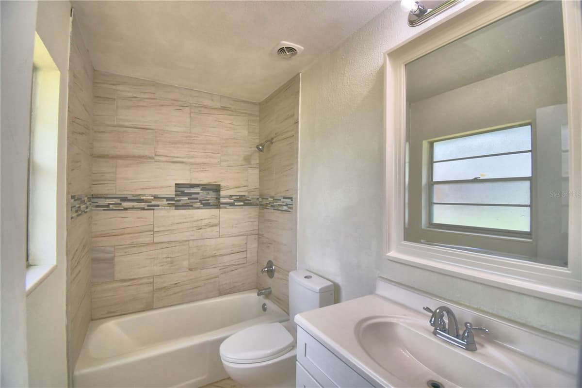 105 BYRON PLACE — photo 18 of 59