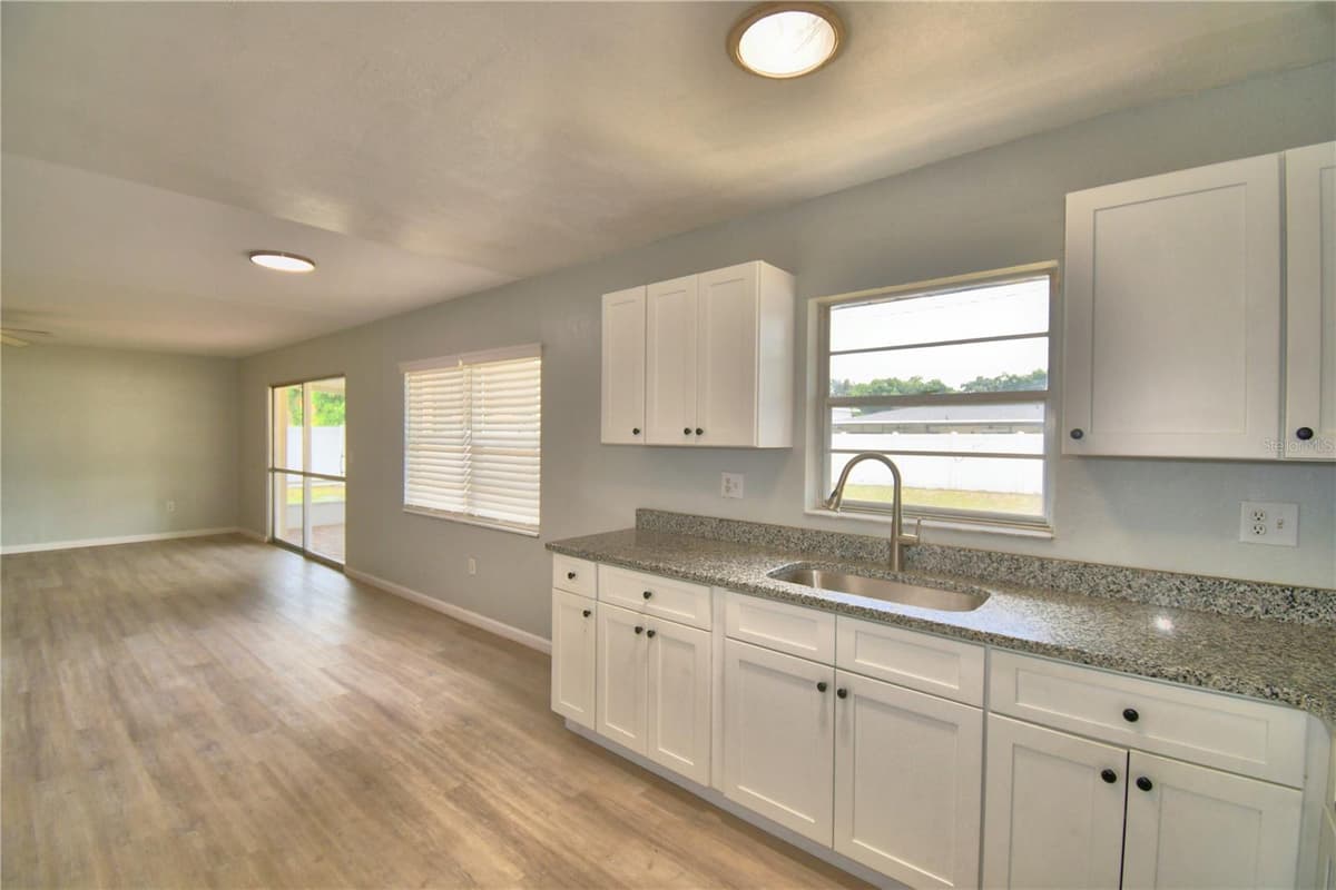 105 BYRON PLACE — photo 11 of 59