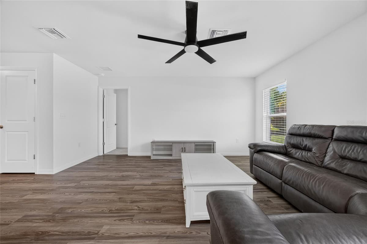 25138 ALICANTE DRIVE — photo 6 of 41