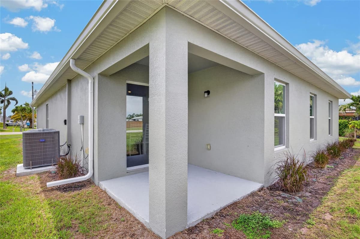 25138 ALICANTE DRIVE — photo 26 of 41